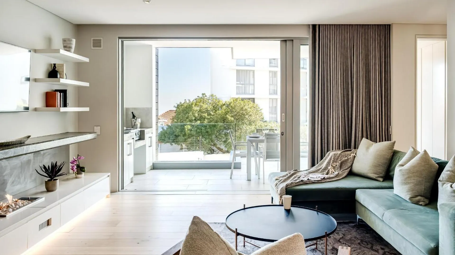 Modern 2Bed Apt In Green Point Cape Town Nobelium