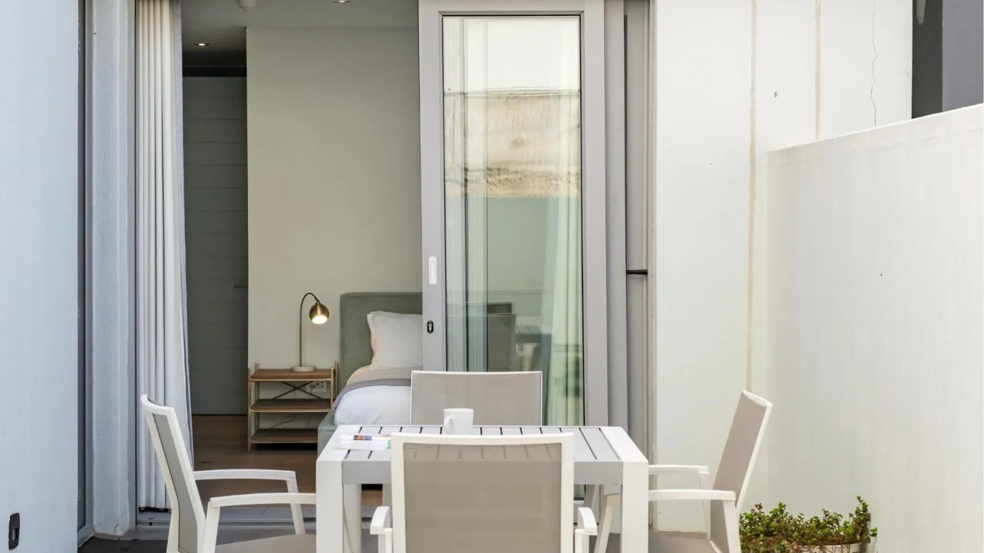 Modern 2Bed Apt In Green Point Cape Town Nobelium